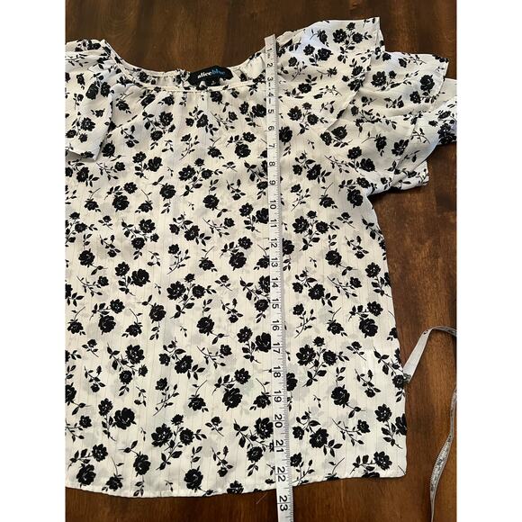 Alice Blue Women’s Black White Floral Ruffle Short Sleeve Blouse Small - Picture 8 of 9